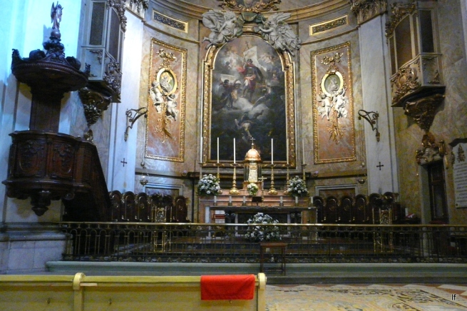 Resultado de imagen de ALTAR DE LA basilica de san miguel madrid